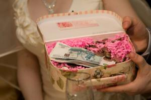 Что нужно дарить на свадьбу