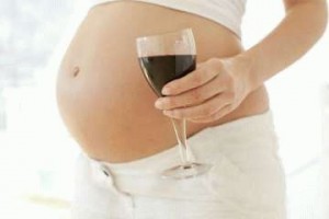 Стоит ли употреблять алкоголь в период беременности