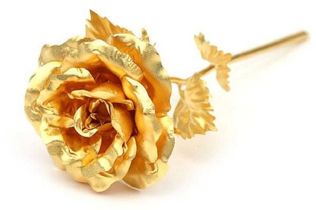 Оригинальный подарок женщине на 8 марта: золотая роза