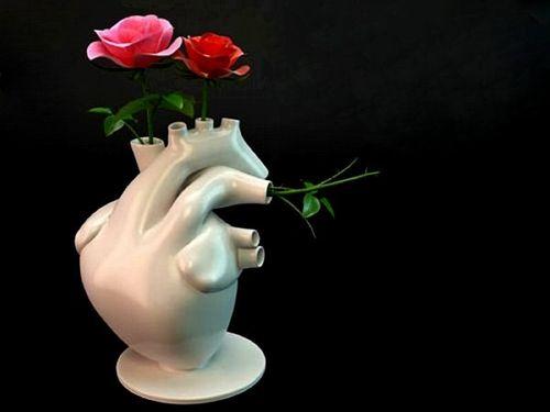 Необычный подарок к 8 марта: ваза в форме сердца