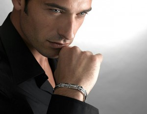 Мужские украшения: стоит ли носить браслеты?